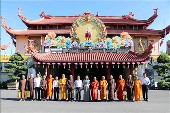 Tri ân đóng góp của chức sắc Phật giáo với công tác Mặt trận