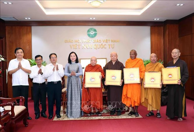 Tri ân đóng góp của chức sắc Phật giáo với công tác Mặt trận Tri ân đóng góp của chức sắc Phật giáo với công tác Mặt trận