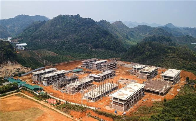 Triển khai 'Chiến dịch 100 ngày đêm cao điểm' hoàn thành 100 trường nội trú các xã biên giới trước năm học 2026-2027 Triển khai 'Chiến dịch 100 ngày đêm cao điểm' hoàn thành 100 trường nội trú các xã biên giới trước năm học 2026-2027