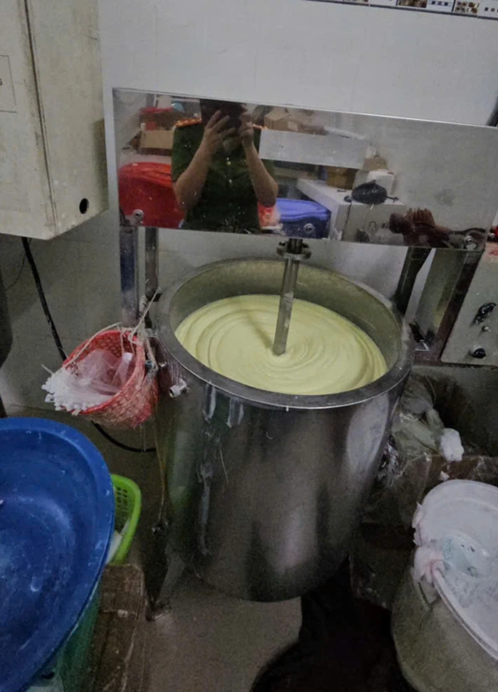Triệt phá 'công xưởng' kem trộn gắn mác Mỹ, Thái Lan quy mô lớn ở TPHCM Triệt phá 'công xưởng' kem trộn gắn mác Mỹ, Thái Lan quy mô lớn ở TPHCM