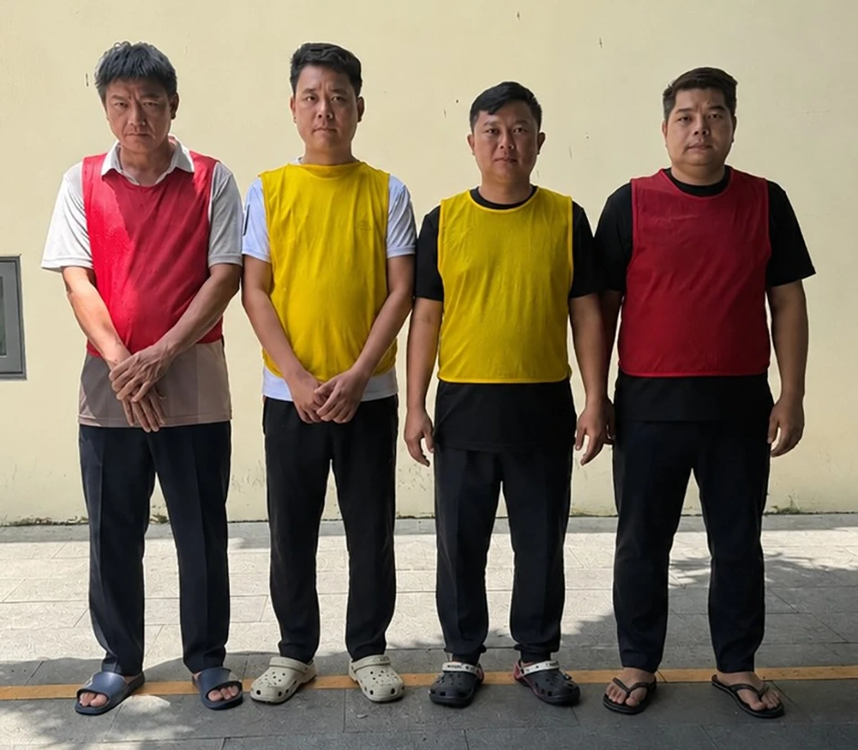 Triệt phá đường dây cá độ bóng đá 4 tháng giao dịch hơn 500 tỷ đồng Triệt phá đường dây cá độ bóng đá 4 tháng giao dịch hơn 500 tỷ đồng