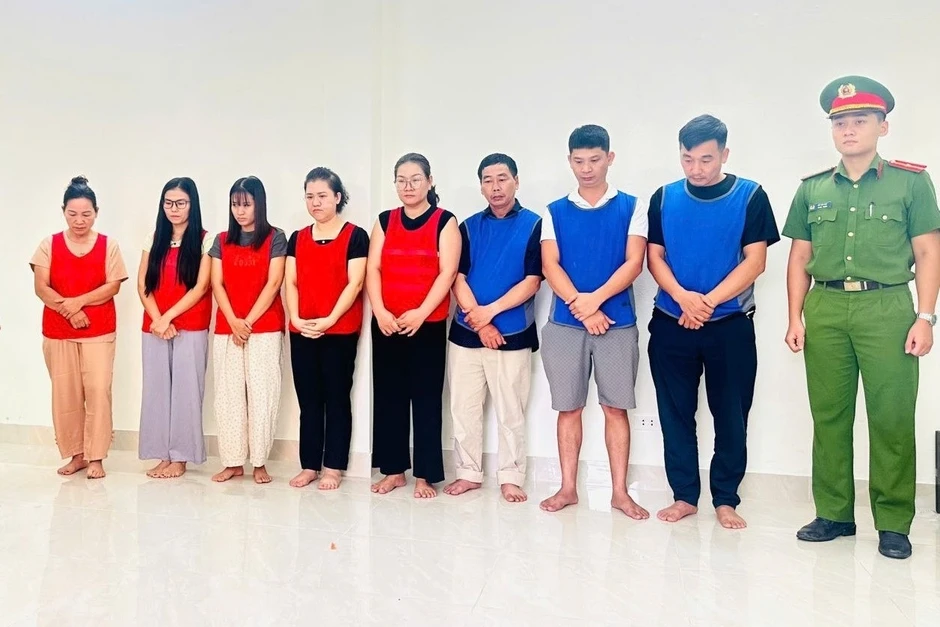 Triệt phá đường dây sản xuất 1.000 tấn thuốc An Cung giả, công an công bố hình ảnh Triệt phá đường dây sản xuất 1.000 tấn thuốc An Cung giả, công an công bố hình ảnh