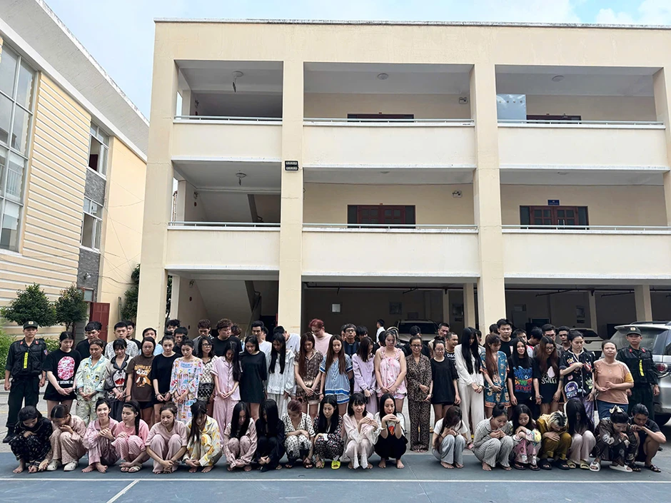 Triệt phá xưởng phối trộn ma túy do người nước ngoài tổ chức ở TPHCM Triệt phá xưởng phối trộn ma túy do người nước ngoài tổ chức ở TPHCM