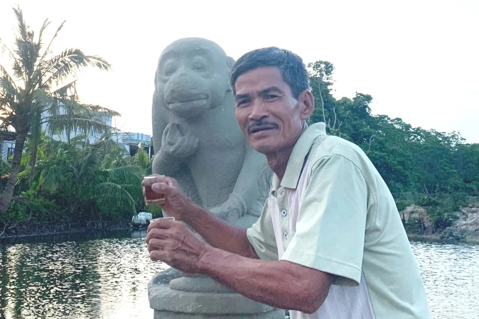 Trục vớt cổ vật rồi giao nộp cho bảo tàng, lão nông được tặng bằng khen Trục vớt cổ vật rồi giao nộp cho bảo tàng, lão nông được tặng bằng khen