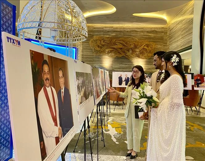 Trưng bày ảnh về quan hệ Việt Nam - Sri Lanka tại Colombo Trưng bày ảnh về quan hệ Việt Nam - Sri Lanka tại Colombo