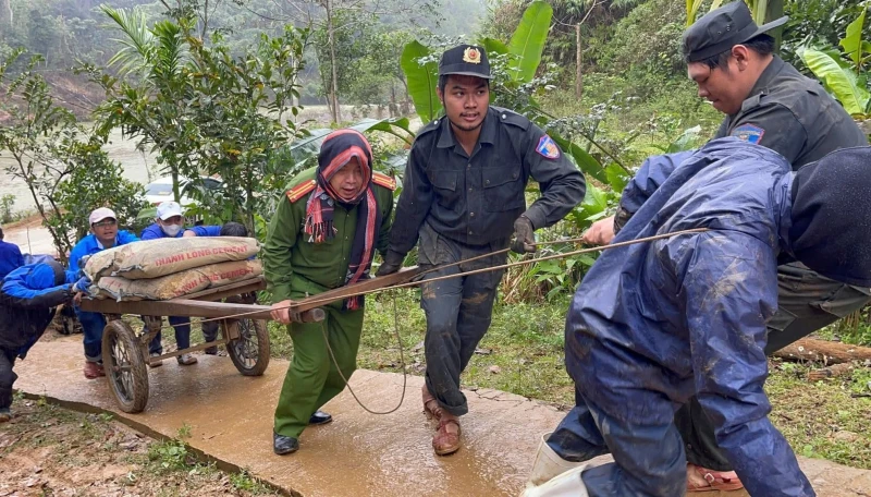 Trung tá Công an xin thôi chức vụ tăng cường về xã biên giới giúp dân Trung tá Công an xin thôi chức vụ tăng cường về xã biên giới giúp dân
