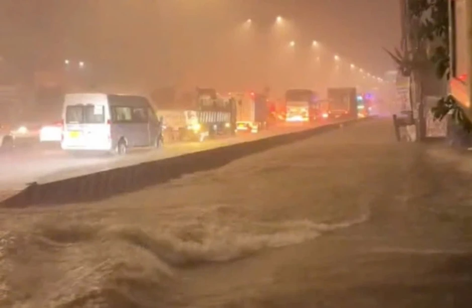 Trung tâm Đồng Nai ngập sâu sau mưa lớn Trung tâm Đồng Nai ngập sâu sau mưa lớn