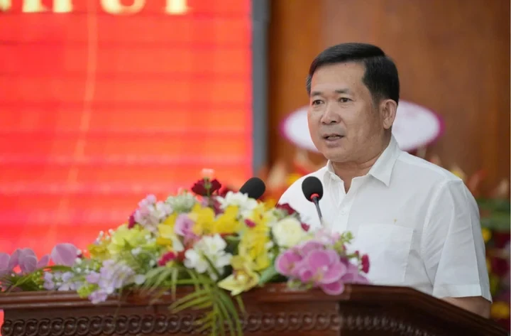 Trung tướng Đinh Văn Nơi kiêm giữ chức Bí thư Đảng ủy đặc khu Phú Quốc Trung tướng Đinh Văn Nơi kiêm giữ chức Bí thư Đảng ủy đặc khu Phú Quốc