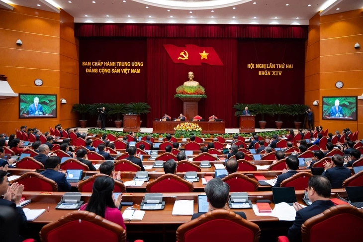 Trung ương Đảng yêu cầu sửa Bộ luật Hình sự, giảm hình phạt với người phạm tội không vụ lợi Trung ương Đảng yêu cầu sửa Bộ luật Hình sự, giảm hình phạt với người phạm tội không vụ lợi