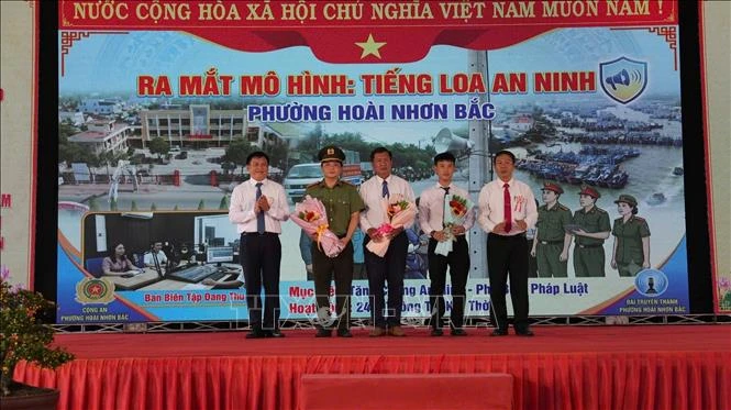 Trưởng Ban Tuyên giáo Trung ương dự và chỉ đạo Ngày hội toàn dân bảo vệ an ninh Tổ quốc tại Gia Lai Trưởng Ban Tuyên giáo Trung ương dự và chỉ đạo Ngày hội toàn dân bảo vệ an ninh Tổ quốc tại Gia Lai