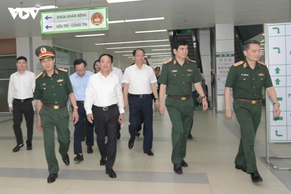Trưởng Ban Tuyên giáo Trung ương thăm, động viên bệnh nhi dịp Tết Trung thu Trưởng Ban Tuyên giáo Trung ương thăm, động viên bệnh nhi dịp Tết Trung thu