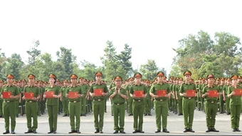 Trường Cao đẳng CSND II trao bằng tốt nghiệp cho hơn 1380 học viên Cảnh sát khóa K30S