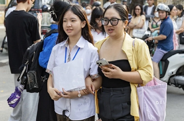 Trường chuyên đầu tiên ở Hà Nội công bố điểm chuẩn lớp 10: Cao nhất 20,25 điểm Trường chuyên đầu tiên ở Hà Nội công bố điểm chuẩn lớp 10: Cao nhất 20,25 điểm
