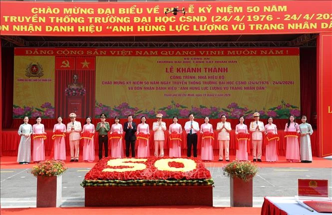 Trường Đại học Cảnh sát nhân dân đón nhận danh hiệu Anh hùng Lực lượng vũ trang nhân dân Trường Đại học Cảnh sát nhân dân đón nhận danh hiệu Anh hùng Lực lượng vũ trang nhân dân