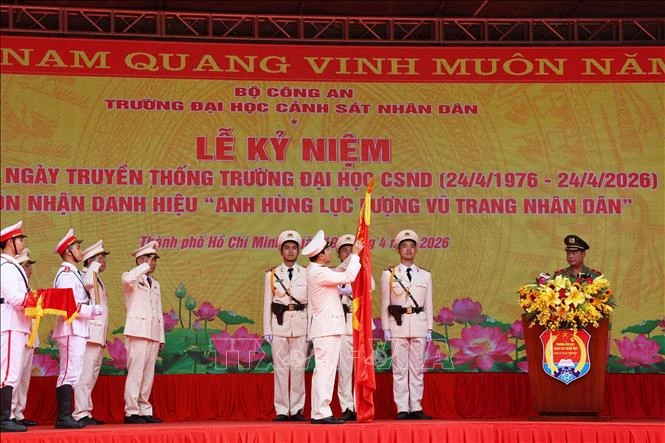 Trường Đại học Cảnh sát nhân dân đón nhận danh hiệu Anh hùng Lực lượng vũ trang nhân dân Trường Đại học Cảnh sát nhân dân đón nhận danh hiệu Anh hùng Lực lượng vũ trang nhân dân