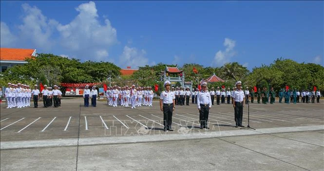Trường Sa - sức sống nơi tiền tiêu Tổ quốc - Bài 1: Mang hơi ấm đất liền ra đảo xa Trường Sa - sức sống nơi tiền tiêu Tổ quốc - Bài 1: Mang hơi ấm đất liền ra đảo xa