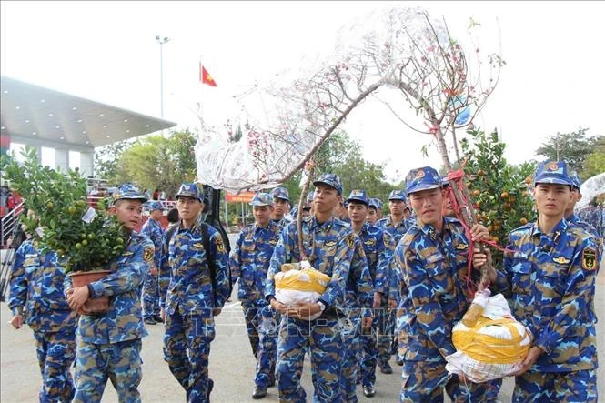 Trường Sa - sức sống nơi tiền tiêu Tổ quốc - Bài 2: Những mầm xanh giữa trùng khơi Trường Sa - sức sống nơi tiền tiêu Tổ quốc - Bài 2: Những mầm xanh giữa trùng khơi