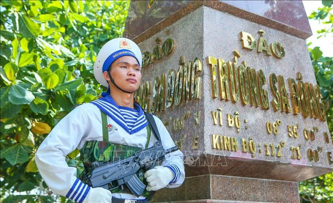 Trường Sa - sức sống nơi tiền tiêu Tổ quốc - Bài cuối: Điểm tựa nơi đầu sóng Trường Sa - sức sống nơi tiền tiêu Tổ quốc - Bài cuối: Điểm tựa nơi đầu sóng