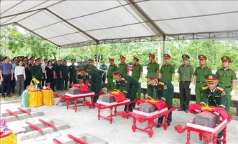 Truy điệu, an táng 5 hài cốt liệt sĩ quy tập tại xã Đakrông (Quảng Trị)