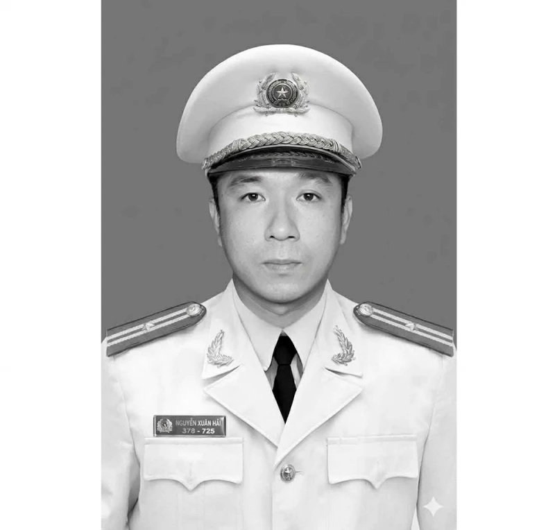 Truy thăng cấp bậc hàm Thiếu tá đối với đồng chí Nguyễn Xuân Hải Truy thăng cấp bậc hàm Thiếu tá đối với đồng chí Nguyễn Xuân Hải