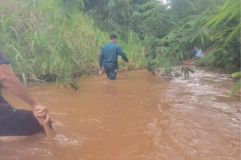 Truy tìm sinh vật lạ nghi cá sấu nổi trên suối Cây Xanh ở Đồng Nai