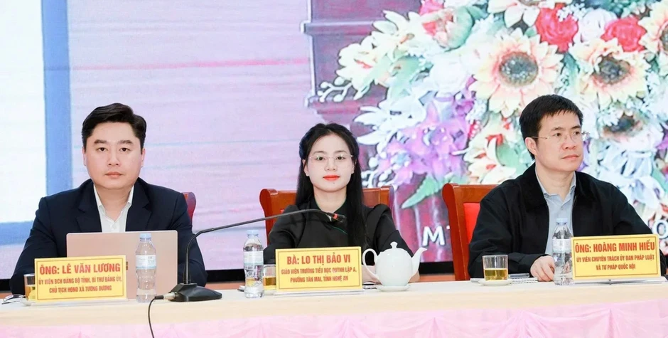 Từ cô giáo bản làng đến đại biểu Quốc hội đầu tiên người dân tộc Ơ Đu Từ cô giáo bản làng đến đại biểu Quốc hội đầu tiên người dân tộc Ơ Đu
