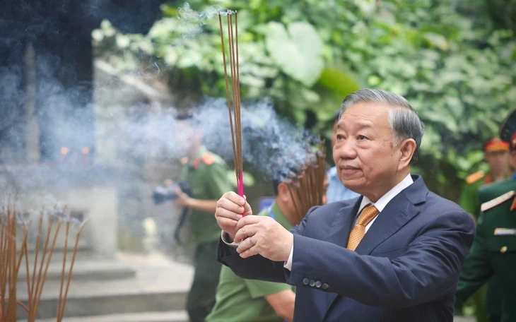 Từ Đền Hùng, người trẻ nghĩ về lời hứa với tương lai Từ Đền Hùng, người trẻ nghĩ về lời hứa với tương lai