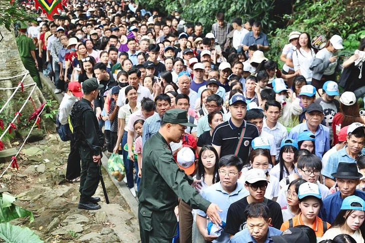 Từ Đền Hùng, người trẻ nghĩ về lời hứa với tương lai Từ Đền Hùng, người trẻ nghĩ về lời hứa với tương lai