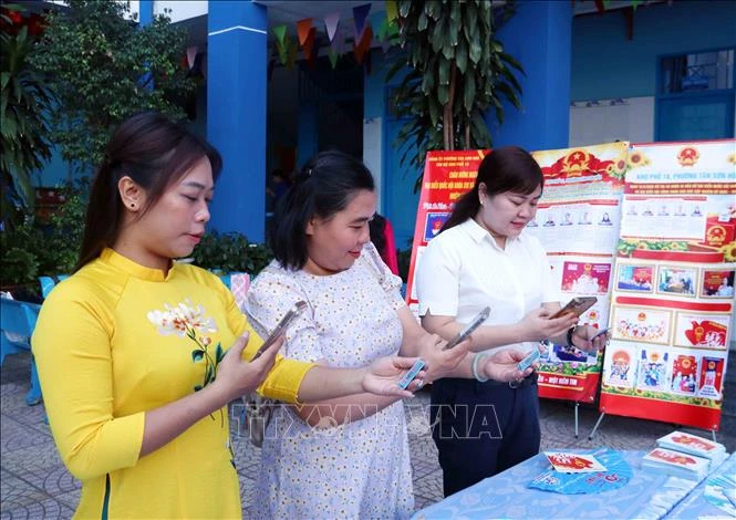 Từ khu phố, hẻm trọ đến biển đảo: Nỗ lực bảo đảm quyền bầu cử cho mọi cử tri Từ khu phố, hẻm trọ đến biển đảo: Nỗ lực bảo đảm quyền bầu cử cho mọi cử tri