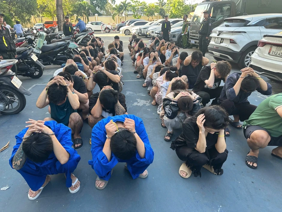 Từ mắt xích nhỏ, Công an TP.HCM triệt phá đường dây ma túy bắt 140 người Từ mắt xích nhỏ, Công an TP.HCM triệt phá đường dây ma túy bắt 140 người