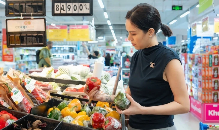 Từ thuốc giả, sữa giả đến chất cấm trong thực phẩm chức năng: Lỗ hổng ở đâu?