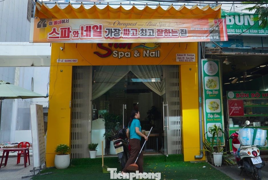 Từ vụ biển hiệu ‘trắng’ tiếng Việt ở Đà Nẵng, làm biển hiệu ra sao để không bị phạt? Từ vụ biển hiệu ‘trắng’ tiếng Việt ở Đà Nẵng, làm biển hiệu ra sao để không bị phạt?