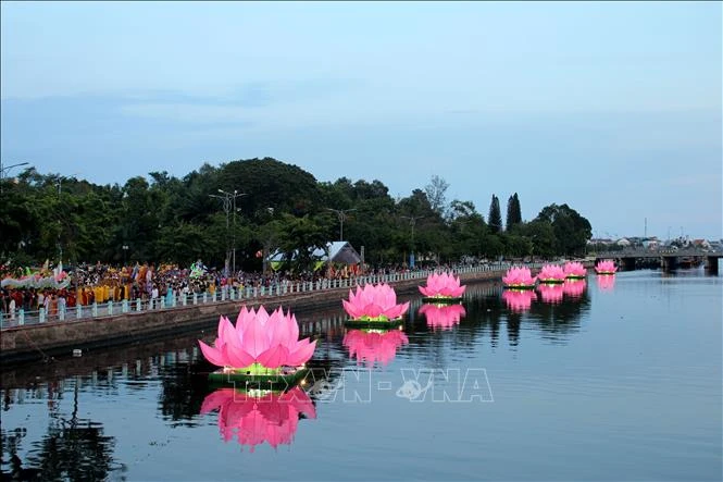 Tuần lễ Phật đản - rộng mở tự do tín ngưỡng tôn giáo cho mọi người dân 
