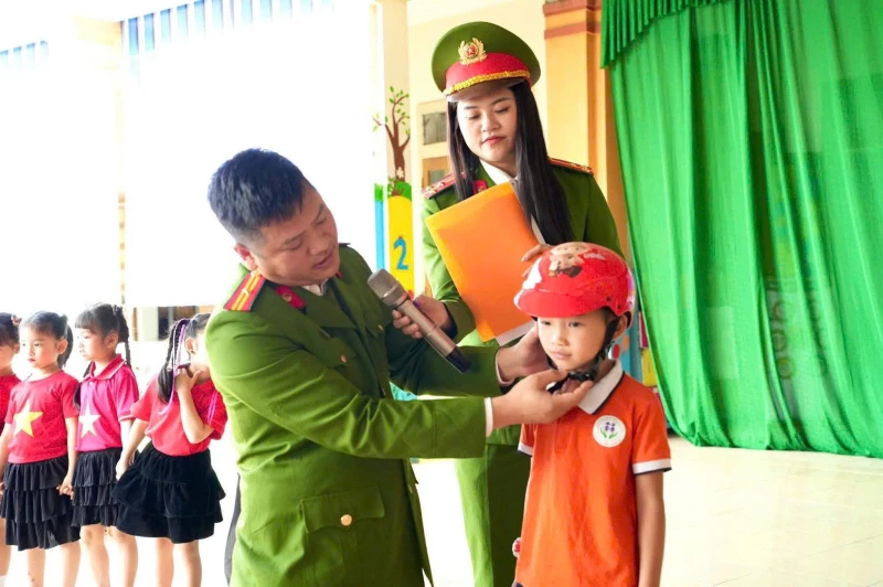 Tuổi trẻ Công an Nghệ An xung kích, sáng tạo, lập công, vì bình yên cuộc sống Tuổi trẻ Công an Nghệ An xung kích, sáng tạo, lập công, vì bình yên cuộc sống
