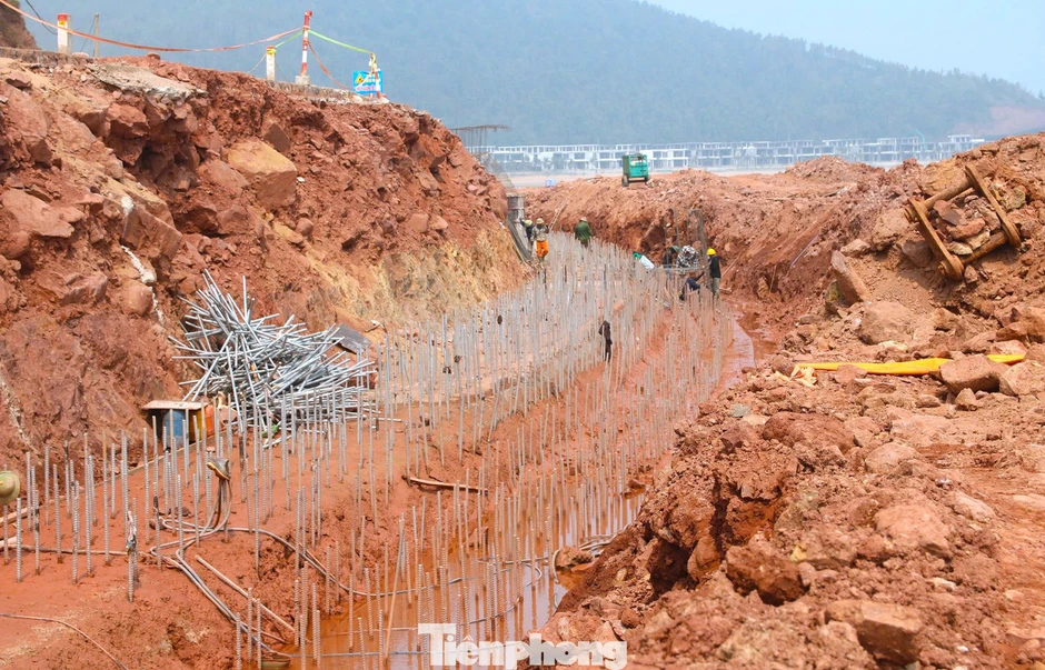 'Tường chắn sóng' 370 tỷ ở Nghệ An đang thi công ra sao?