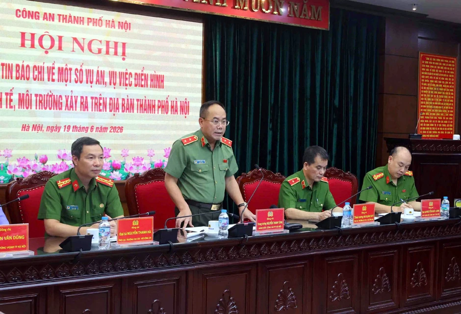 Tướng Công an vạch trần thủ đoạn dựng kịch bản của đường dây 'hợp đồng kỳ nghỉ' Tướng Công an vạch trần thủ đoạn dựng kịch bản của đường dây 'hợp đồng kỳ nghỉ'