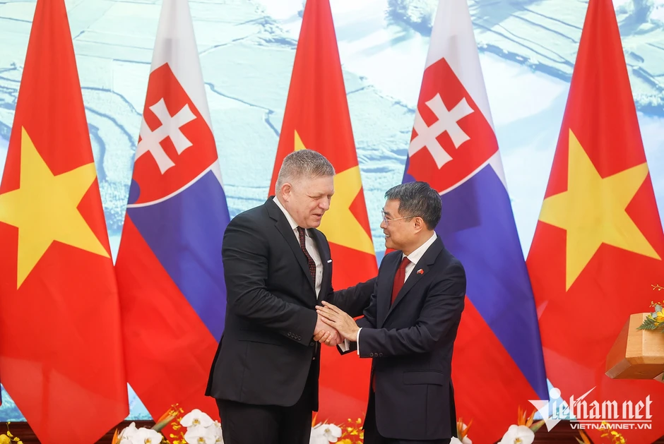 Tuyên bố chung về thiết lập quan hệ Đối tác Chiến lược Việt Nam - Slovakia Tuyên bố chung về thiết lập quan hệ Đối tác Chiến lược Việt Nam - Slovakia