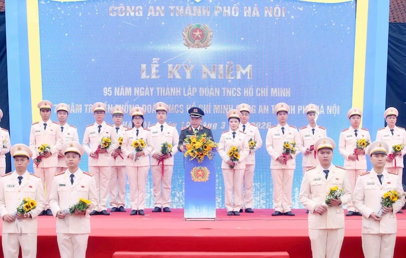 Tuyên dương 10 gương mặt trẻ Công an Thủ đô xuất sắc tiêu biểu năm 2025 Tuyên dương 10 gương mặt trẻ Công an Thủ đô xuất sắc tiêu biểu năm 2025