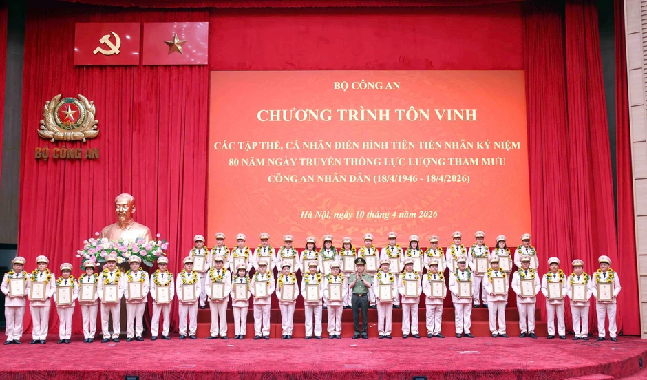 Tuyên dương 80 tập thể, cá nhân điển hình tiên tiến lực lượng Tham mưu Công an nhân dân Tuyên dương 80 tập thể, cá nhân điển hình tiên tiến lực lượng Tham mưu Công an nhân dân