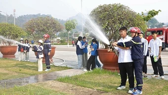 Tuyên truyền, thực hành chữa cháy và cứu nạn cho hơn 1.200 người