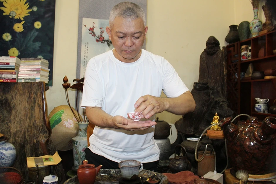 Tuyệt kỹ hàn gắn gốm bằng vàng ròng Tuyệt kỹ hàn gắn gốm bằng vàng ròng