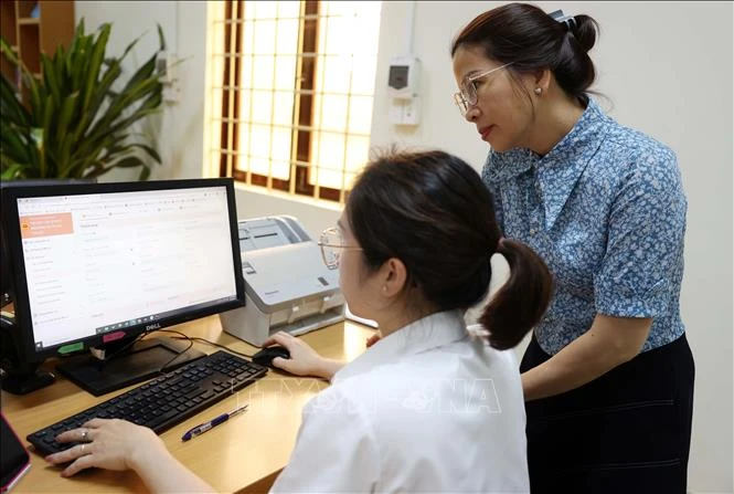 UBND phường Buôn Ma Thuột (Đắk Lắk) chậm trễ hồ sơ: Liệu có 'tước' đi cơ hội của người lao động? UBND phường Buôn Ma Thuột (Đắk Lắk) chậm trễ hồ sơ: Liệu có 'tước' đi cơ hội của người lao động?