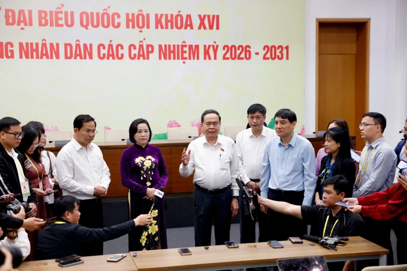 Ứng dụng công nghệ thông tin và chuyển đổi số quốc gia giúp việc bầu cử được vận hành thông suốt Ứng dụng công nghệ thông tin và chuyển đổi số quốc gia giúp việc bầu cử được vận hành thông suốt