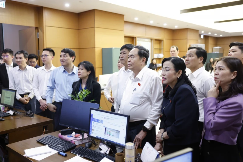 Ứng dụng công nghệ thông tin và chuyển đổi số quốc gia giúp việc bầu cử được vận hành thông suốt Ứng dụng công nghệ thông tin và chuyển đổi số quốc gia giúp việc bầu cử được vận hành thông suốt