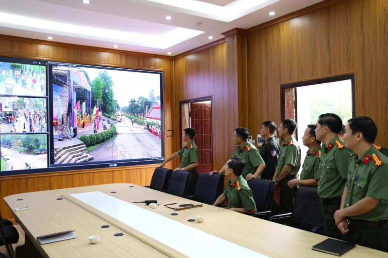 Ứng dụng công nghệ trong công tác đảm bảo an ninh, an toàn Lễ hội Đền Hùng Ứng dụng công nghệ trong công tác đảm bảo an ninh, an toàn Lễ hội Đền Hùng