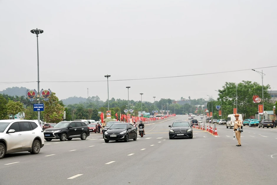Ứng dụng công nghệ trong công tác đảm bảo an ninh, an toàn Lễ hội Đền Hùng Ứng dụng công nghệ trong công tác đảm bảo an ninh, an toàn Lễ hội Đền Hùng