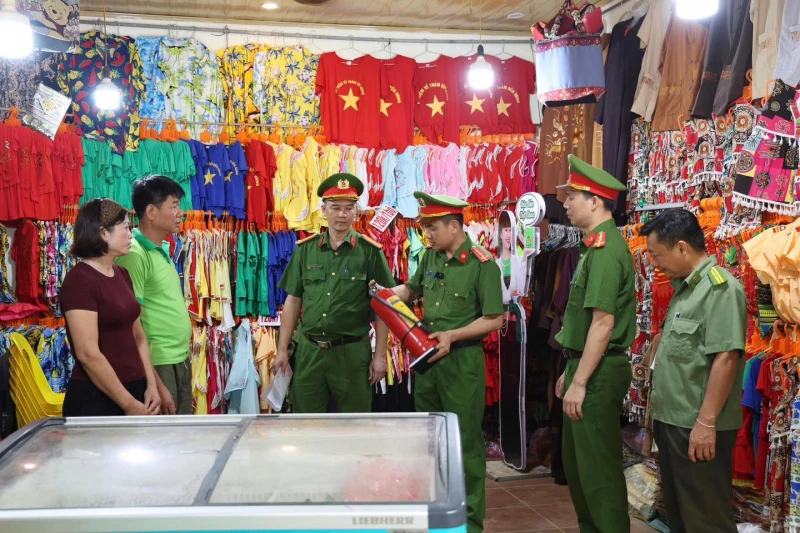 Ứng dụng công nghệ trong công tác đảm bảo an ninh, an toàn Lễ hội Đền Hùng Ứng dụng công nghệ trong công tác đảm bảo an ninh, an toàn Lễ hội Đền Hùng