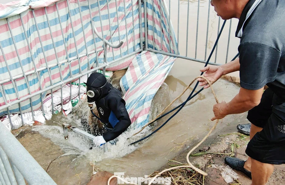 Ước mơ dang dở của nam sinh bị nước cuốn ở Hà Nội: 'Con muốn đi học để sau này đỡ đần mẹ' Ước mơ dang dở của nam sinh bị nước cuốn ở Hà Nội: 'Con muốn đi học để sau này đỡ đần mẹ'