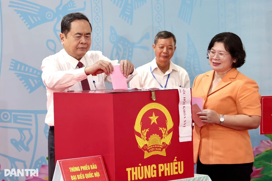 Ủy ban bầu cử TPHCM cảm ơn cử tri và nhân dân Ủy ban bầu cử TPHCM cảm ơn cử tri và nhân dân