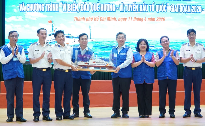Ủy ban MTTQ Việt Nam TPHCM ký kết chương trình phối hợp với Bộ Tư lệnh Vùng Cảnh sát biển 3 Ủy ban MTTQ Việt Nam TPHCM ký kết chương trình phối hợp với Bộ Tư lệnh Vùng Cảnh sát biển 3